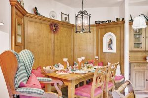 Gemütliches Stüberl im Aparthotel am Sonnenhügel in Bad Birnbach.